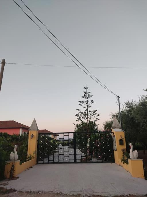 Casa Dei Fiori Villa Sarakinadhon Bagian luar foto