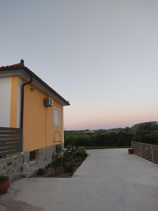 Casa Dei Fiori Villa Sarakinadhon Bagian luar foto